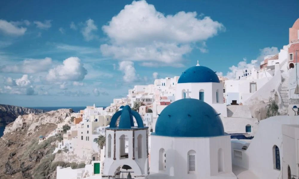 Times Μ. Βρετανίας: Ποια είναι τα 28 ιδανικά μέρη για διακοπές στην Ελλάδα το 2024 - Το ελληνικό νησί που βρίσκεται στην κορυφή